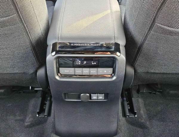 Toyota Prado LC250 URBAN / 2.4L PETROL 4WD / DVD+CAMERA / COOL BOX / FABRIC SEATS (CODE # PR24U)