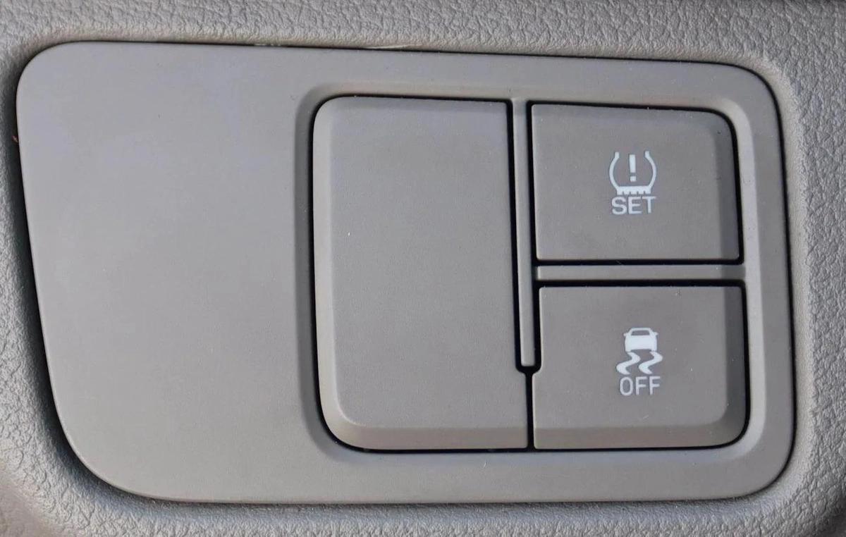 Used Hyundai Accent 2023-3-3