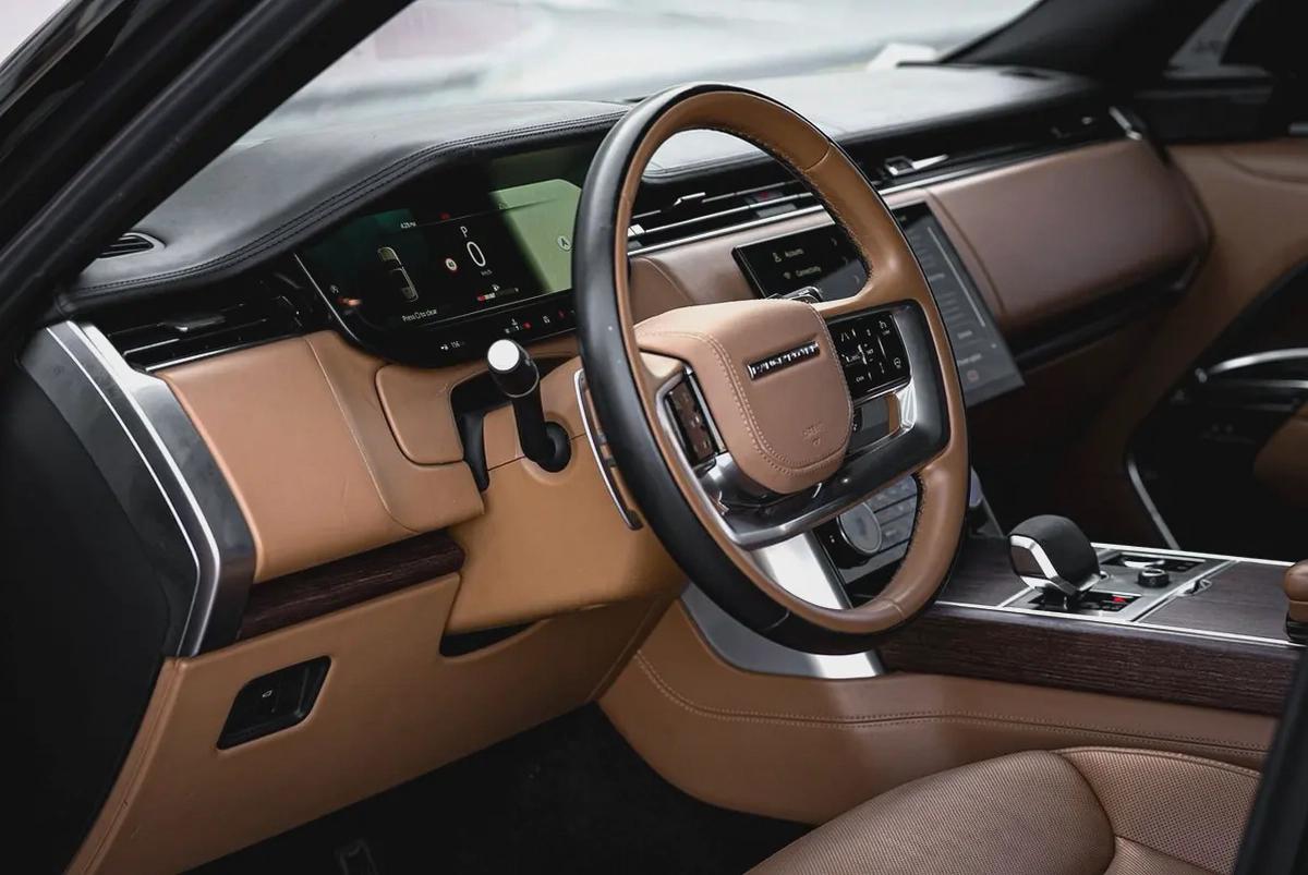 2023 | Range Rover Vogue P530 Autobiography | Low Mileage | 7Seater | Warranty one year-7-7