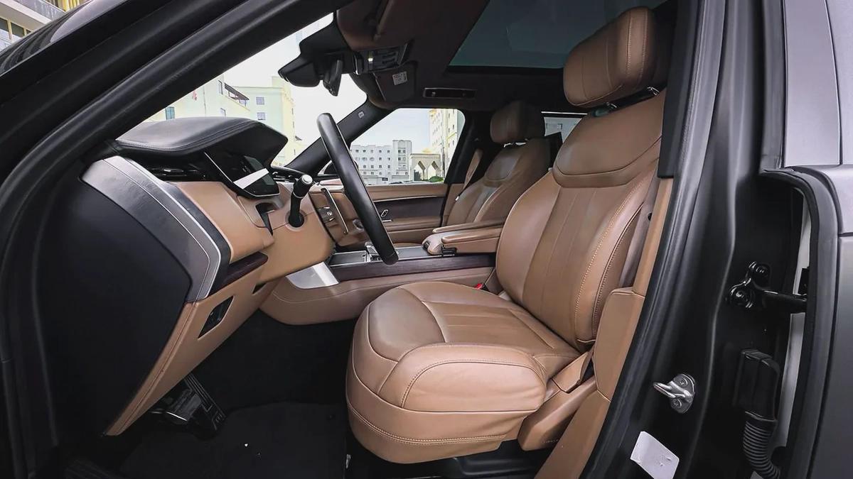 2023 | Range Rover Vogue P530 Autobiography | Low Mileage | 7Seater | Warranty one year-8-8