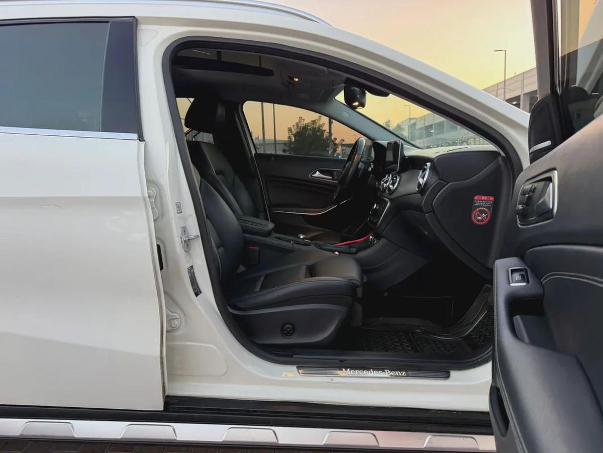 Mercedes GLA 200 - 2017, Korean specs, full option, in excellent condition,-8-8