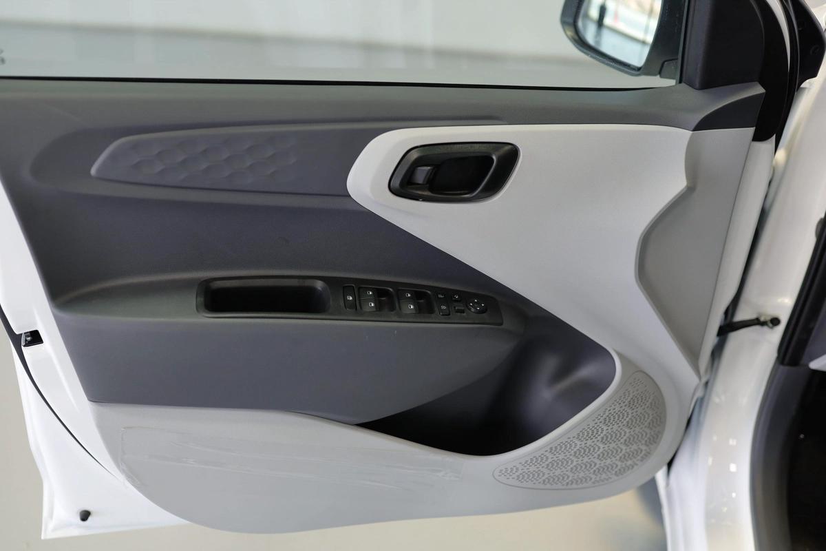 HYUNDAI GRAND i10 MODEL 2026 GCC SPECS-18-18