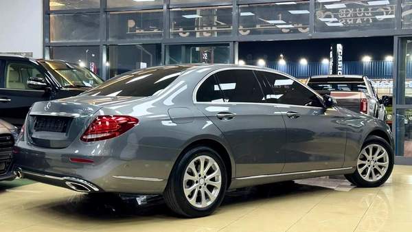 2017 MERCEDES BENZ E-200 GCC 1 st Owner Perfect Condition Full Option