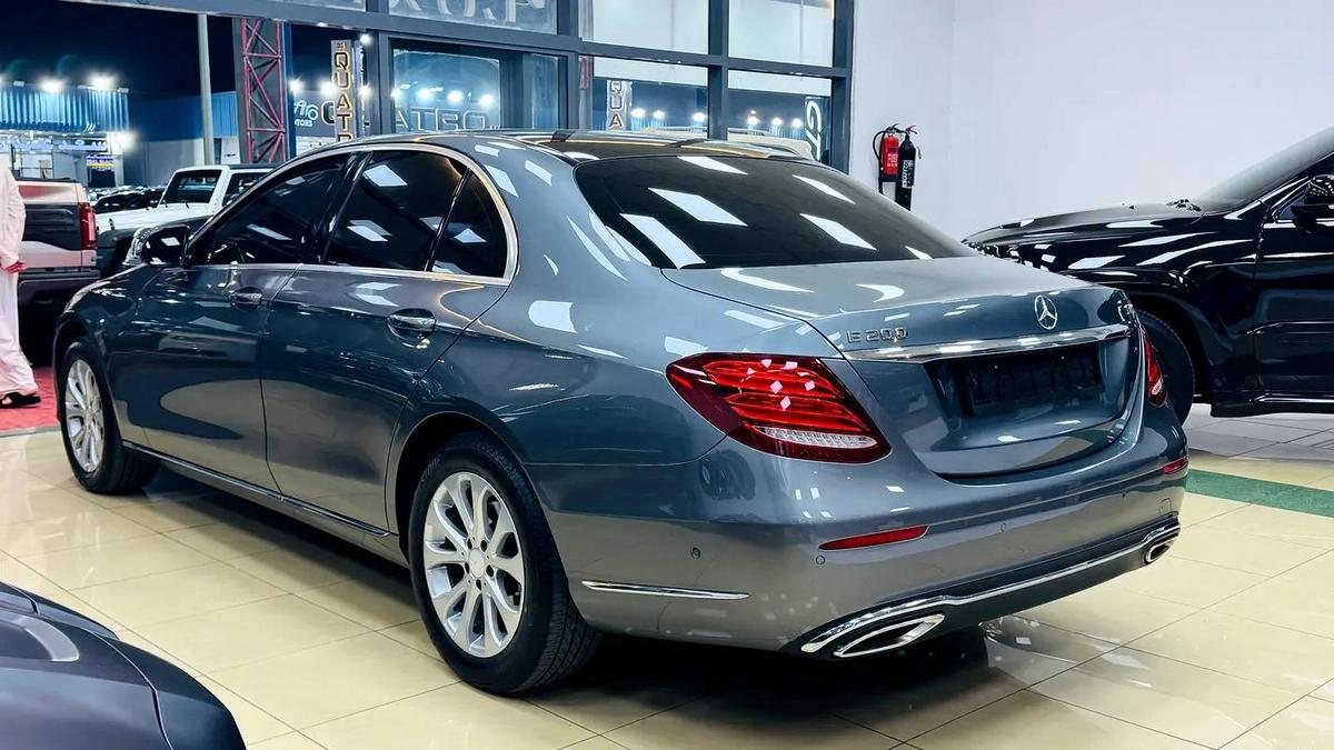 2017 MERCEDES BENZ E-200 GCC 1 st Owner Perfect Condition Full Option-8-8