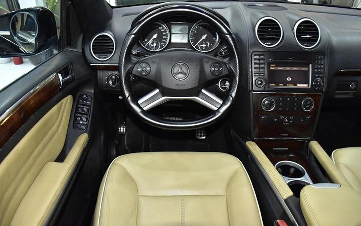 Mercedes Benz ML350 4Matic ( 2011 Model ) in Black Color GCC Specs-10-10