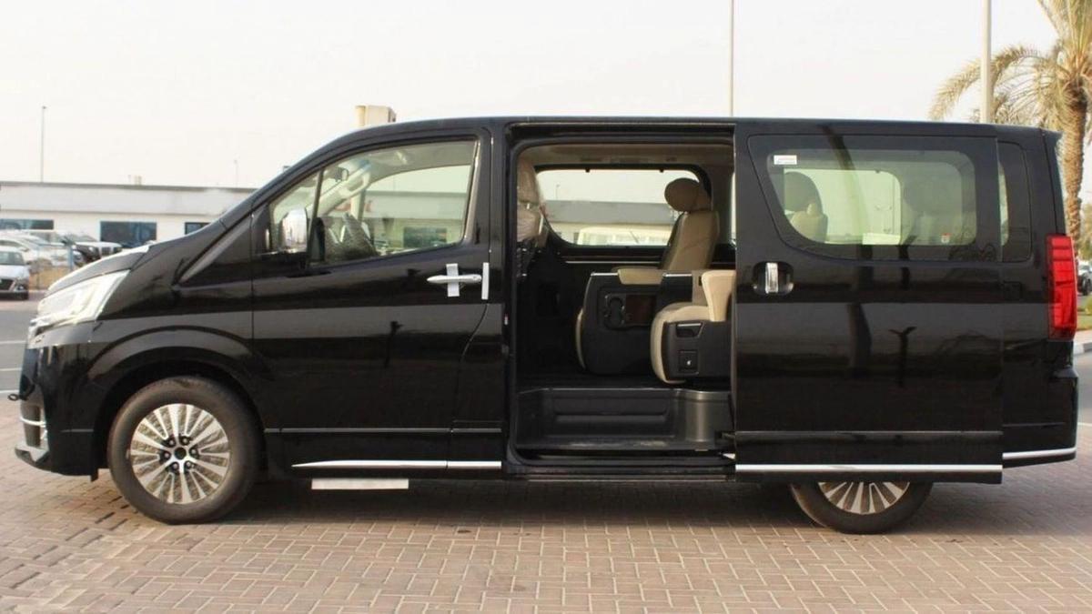 Toyota Granvia TOYOTA GRANVIA 2.8L WAGON 6 SEATS AT WG3-4-4