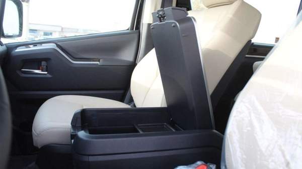 Toyota Granvia TOYOTA GRANVIA 2.8L WAGON 6 SEATS AT WG3