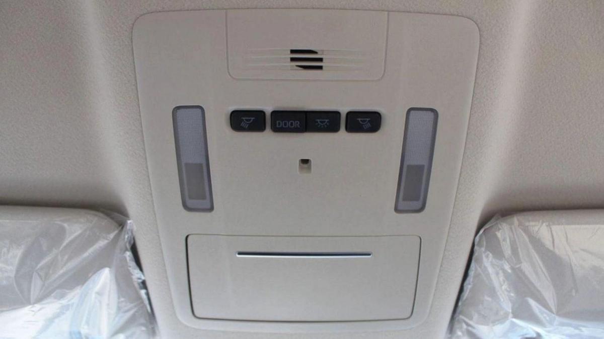 Toyota Granvia TOYOTA GRANVIA 2.8L WAGON 6 SEATS AT WG3-17-17