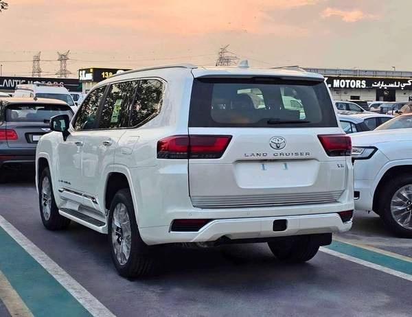 Toyota Land Cruiser VX | 4.0L V6 PETROL | RADAR | BIG DVD | JBL SPEAKERS | 360*CAMERA | SUNROOF (CODE#VX4MA)