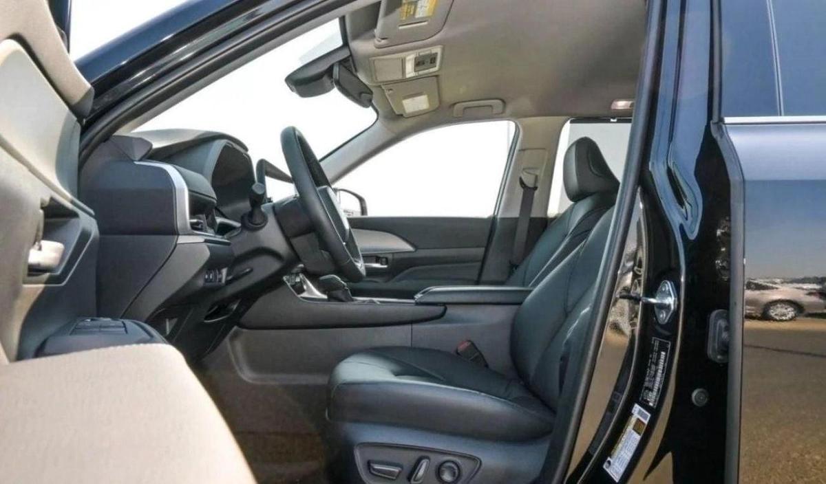 Toyota Grand Highlander Toyota Grand Highlander For Export Only !Brand New Toyota Highlander XLE GHL24-XLE 2.4T Petrol Black-8-8