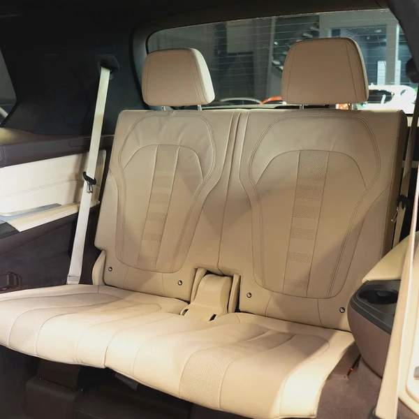 AED 3,065 pm • 0% Downpayment • BMW X7 40i M Sport Premium • 1 Year Warranty