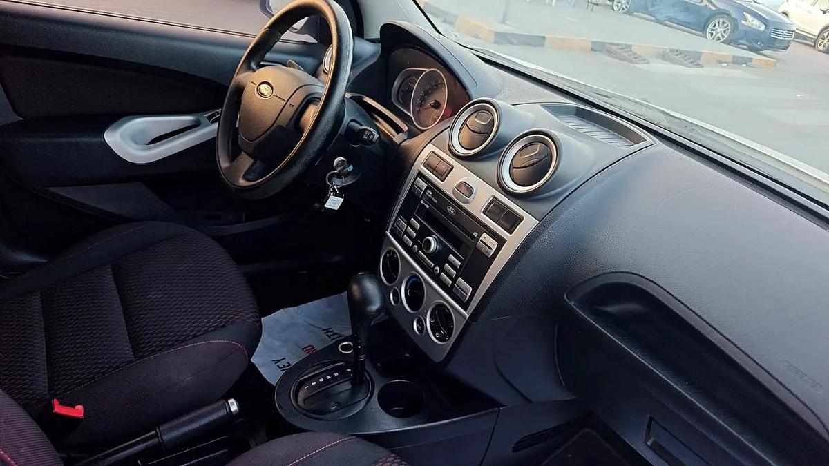 Ford Figo Titanium 2012 - GCC Specs - Well Maintained-5-5