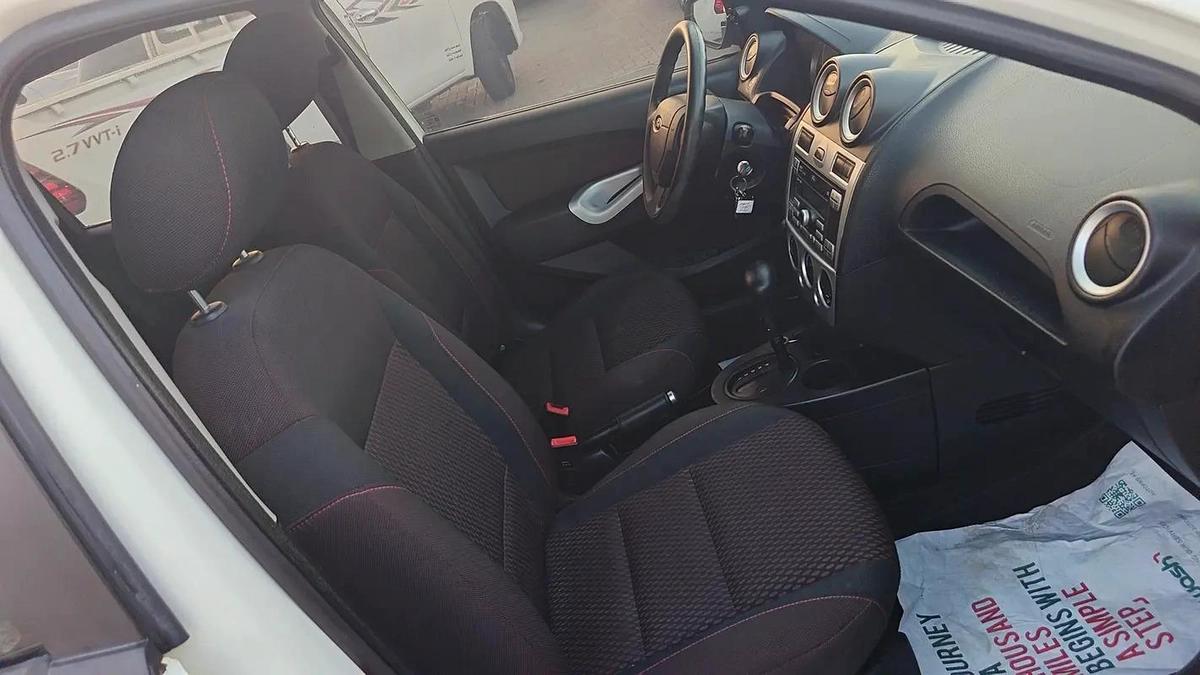 Ford Figo Titanium 2012 - GCC Specs - Well Maintained-6-6