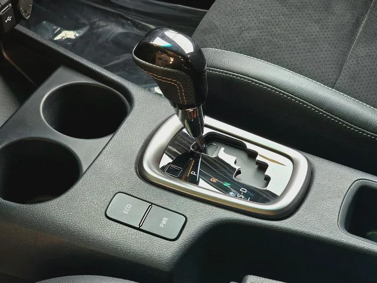 Toyota Hilux GR Sport-11-11