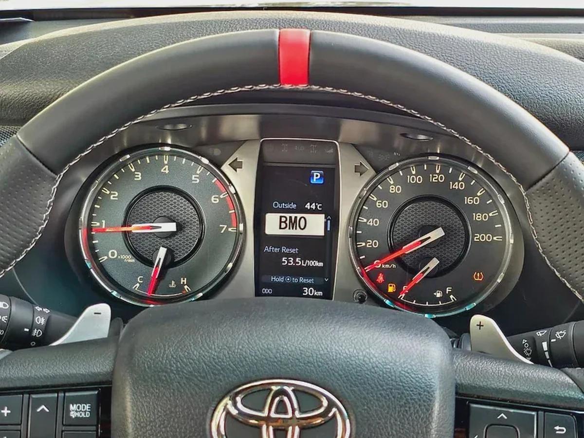Toyota Hilux GR Sport-13-13