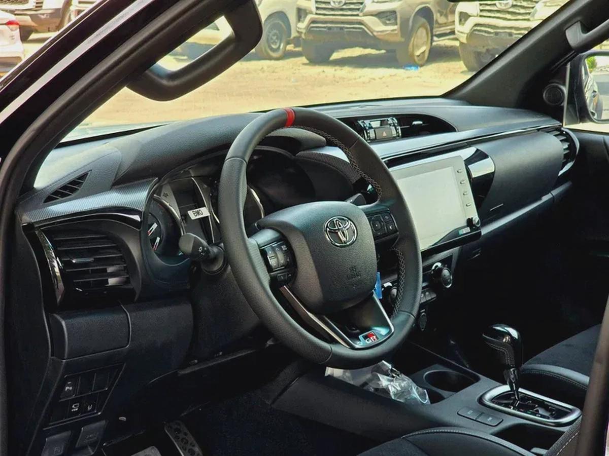 Toyota Hilux GR Sport-1-1