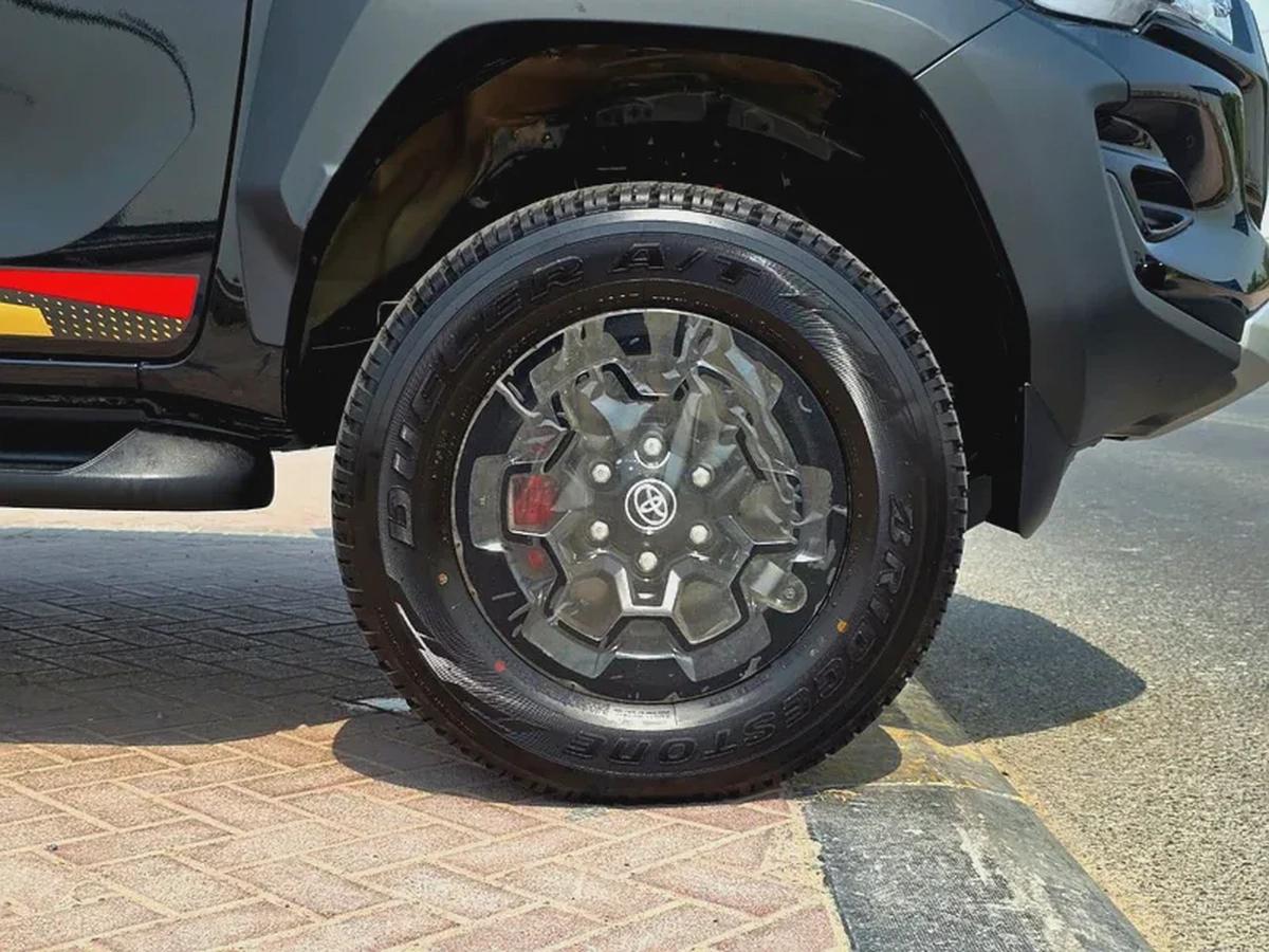 Toyota Hilux GR Sport-8-8