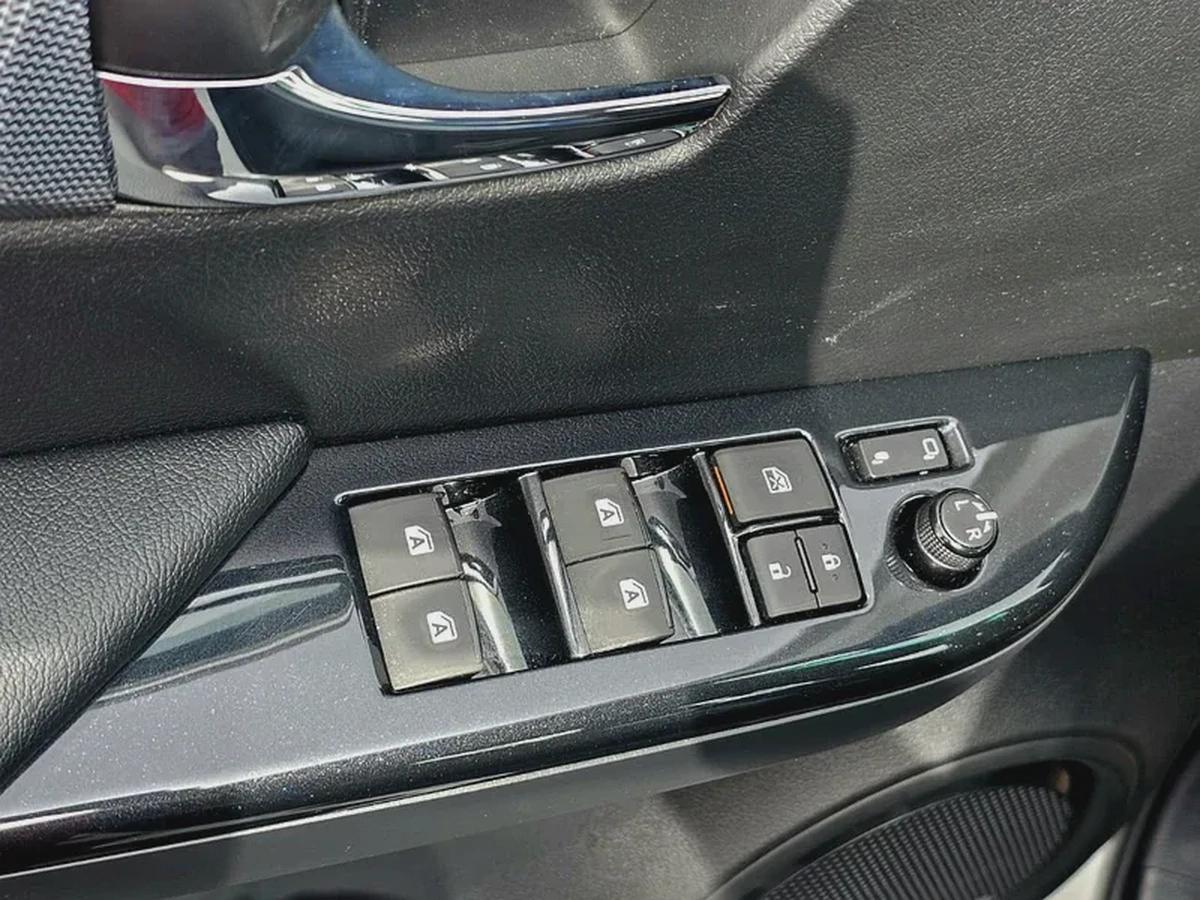 Toyota Hilux GR Sport-14-14