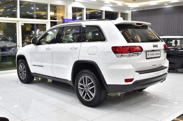 Jeep Grand Cherokee Laredo ( 2020 Model ) in White Color GCC Specs