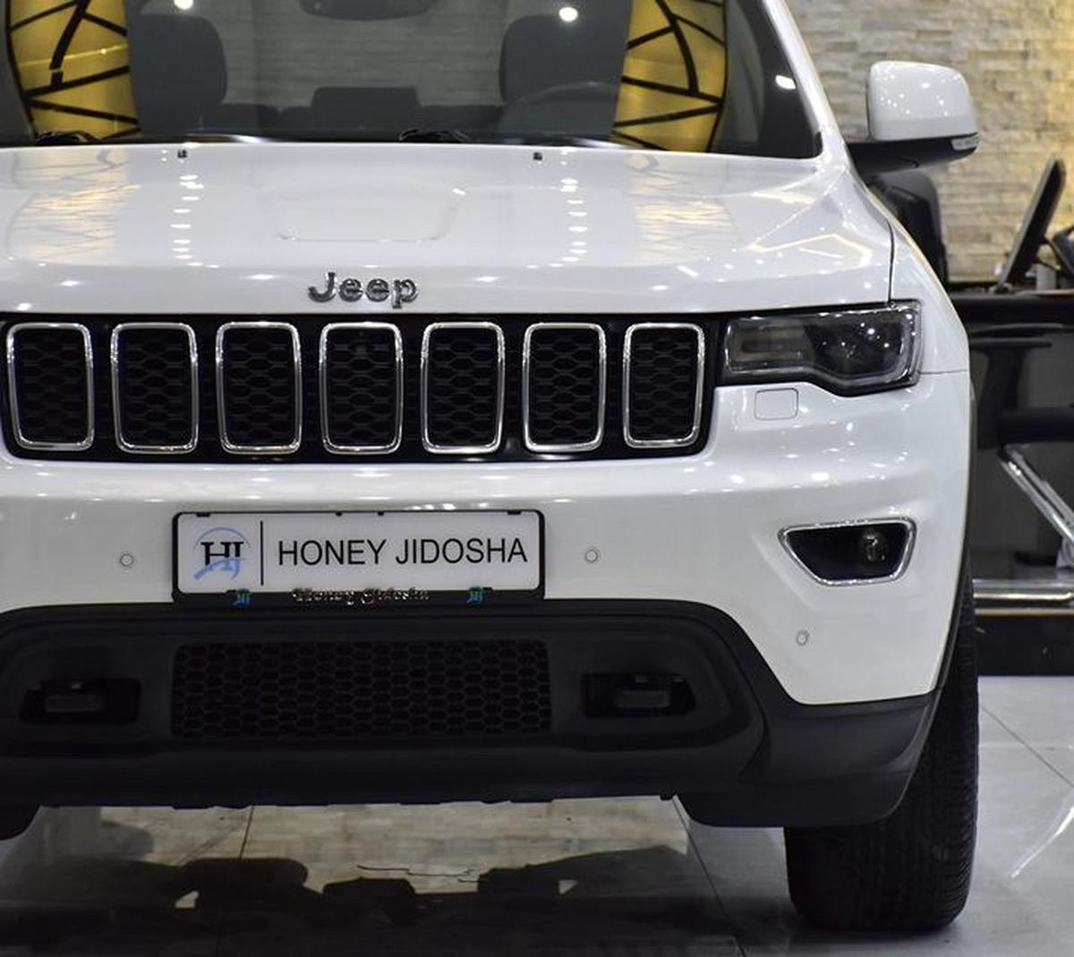 Jeep Grand Cherokee Laredo ( 2020 Model ) in White Color GCC Specs-6-6