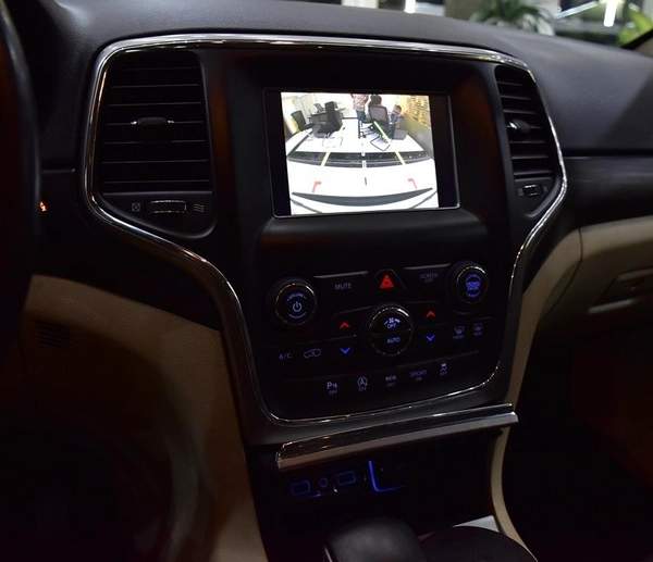 Jeep Grand Cherokee Laredo ( 2020 Model ) in White Color GCC Specs