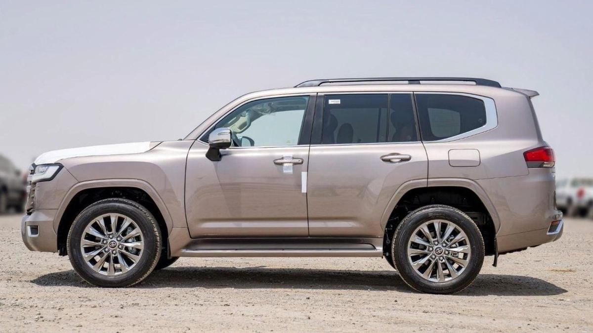 Toyota Land Cruiser Toyota land cruiser VXR 3.5L Petrol Full Option 2025-3-3