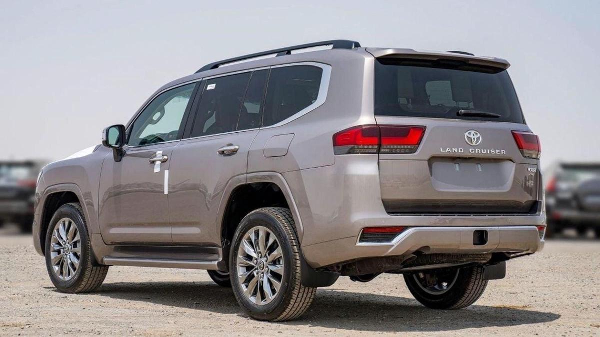 Toyota Land Cruiser Toyota land cruiser VXR 3.5L Petrol Full Option 2025-4-4