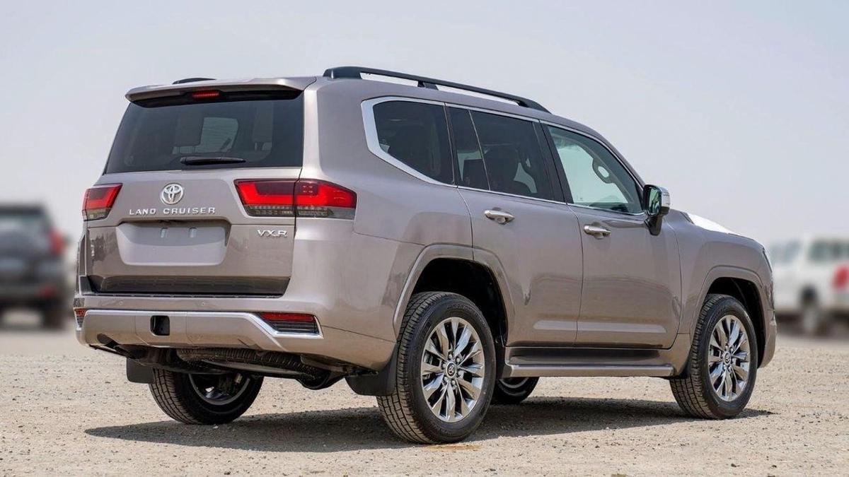 Toyota Land Cruiser Toyota land cruiser VXR 3.5L Petrol Full Option 2025-5-5