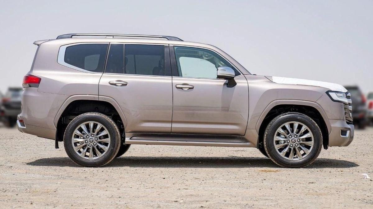 Toyota Land Cruiser Toyota land cruiser VXR 3.5L Petrol Full Option 2025-6-6