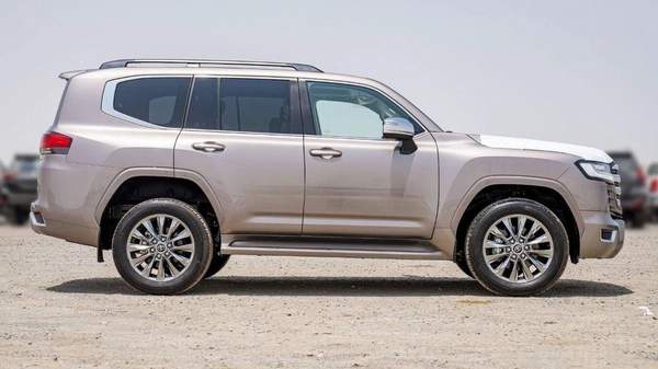 Toyota Land Cruiser Toyota land cruiser VXR 3.5L Petrol Full Option 2025