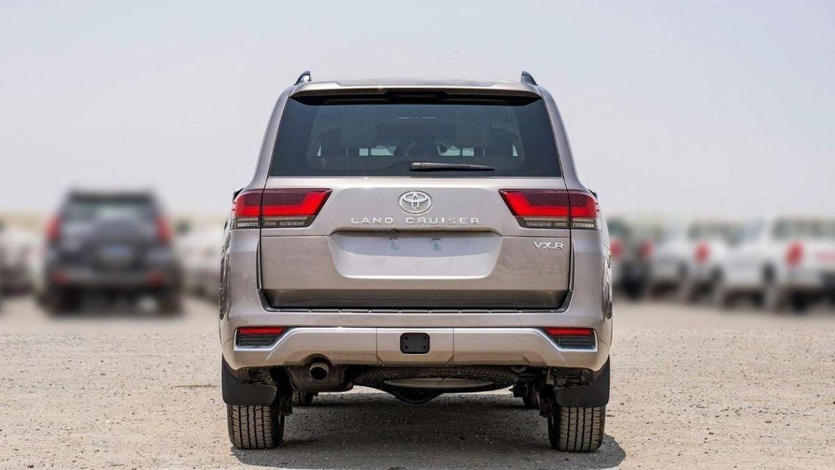 Toyota Land Cruiser Toyota land cruiser VXR 3.5L Petrol Full Option 2025-7-7