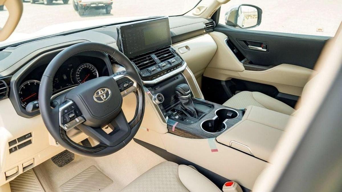 Toyota Land Cruiser Toyota land cruiser VXR 3.5L Petrol Full Option 2025-9-9