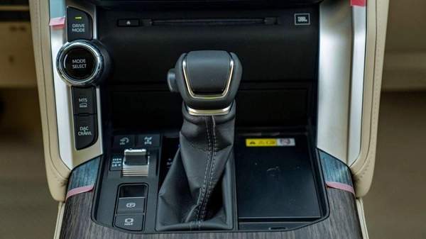 Toyota Land Cruiser Toyota land cruiser VXR 3.5L Petrol Full Option 2025