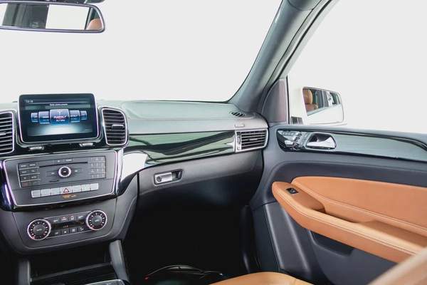 Mercedes Benz GLE400-GCC-AMG Body Styling-LOW Mileage-Very Well Maintained-High Specifications