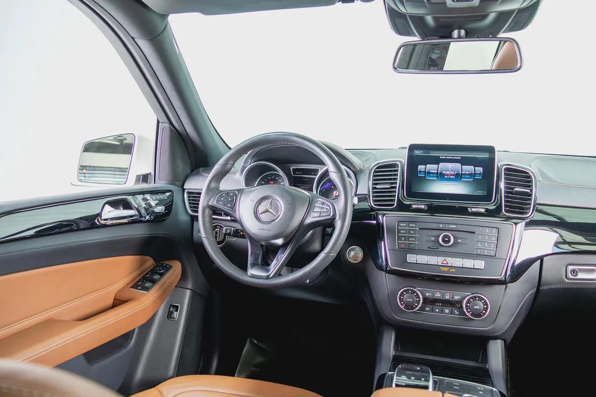 Mercedes Benz GLE400-GCC-AMG Body Styling-LOW Mileage-Very Well Maintained-High Specifications-11-11