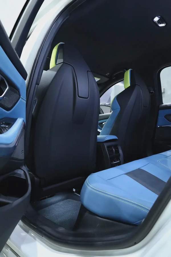 BMW M3 Competition xDrive (Individual Edition) 2024 - GCC/Other Specs