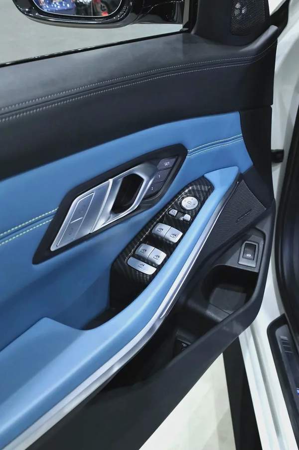 BMW M3 Competition xDrive (Individual Edition) 2024 - GCC/Other Specs