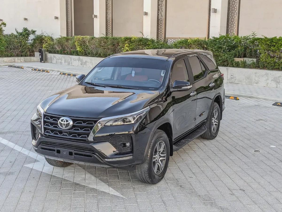 TOYOTA FORTUNER 2020 FACELIFTED 2025 GCC V4 2.7L IN EXCELLENT CONDITION-0-0