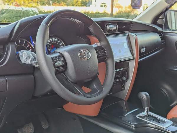 TOYOTA FORTUNER 2020 FACELIFTED 2025 GCC V4 2.7L IN EXCELLENT CONDITION