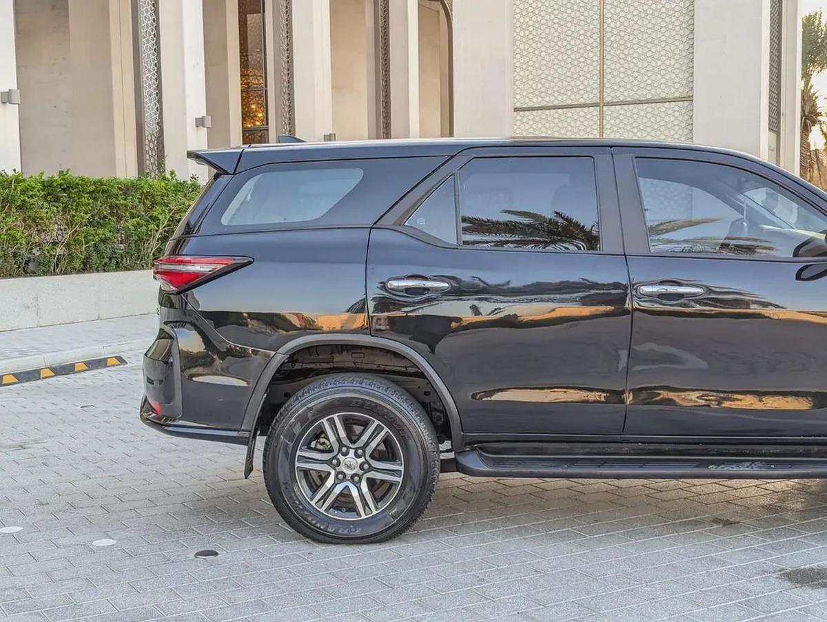 TOYOTA FORTUNER 2020 FACELIFTED 2025 GCC V4 2.7L IN EXCELLENT CONDITION-9-9