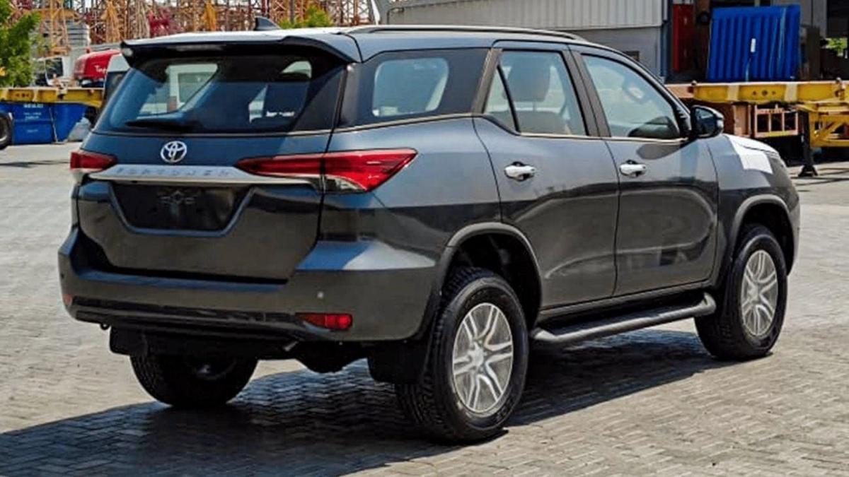 Toyota Fortuner FORTUNER 2.7L AT 4WD 7SETER-6-6