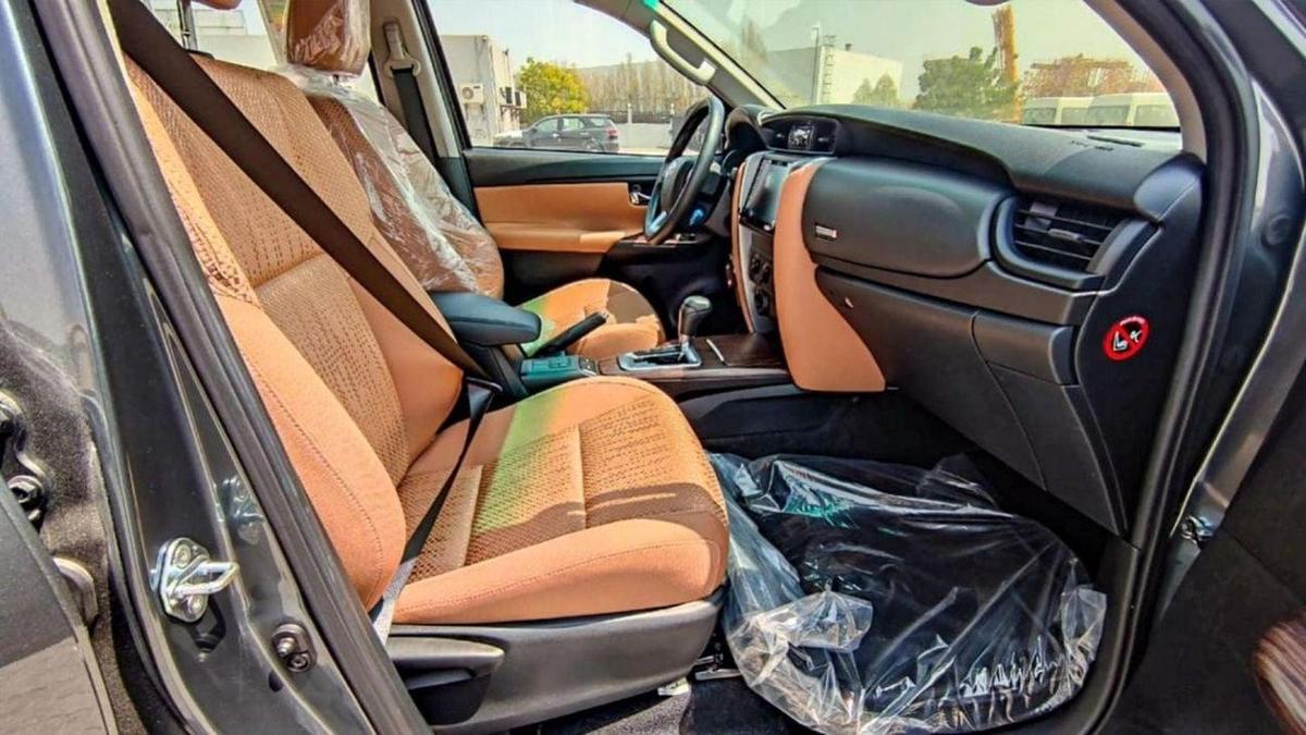 Toyota Fortuner FORTUNER 2.7L AT 4WD 7SETER-10-10
