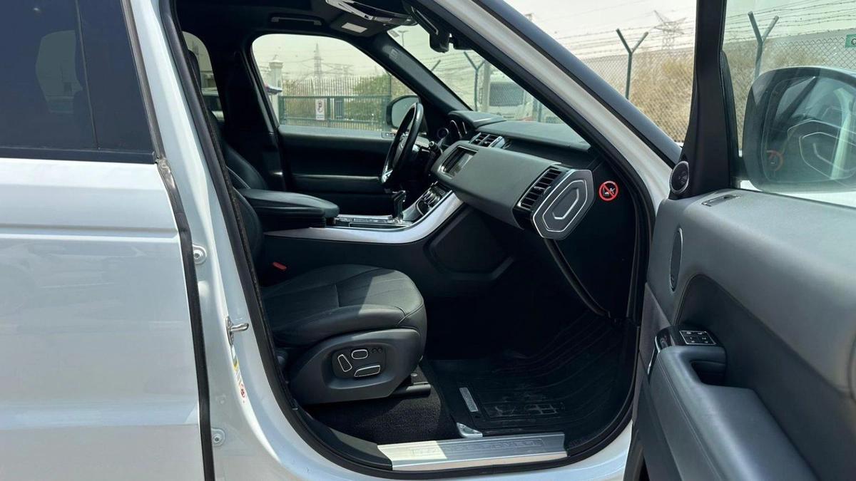 Land Rover Range Rover Sport Supercharged-10-10