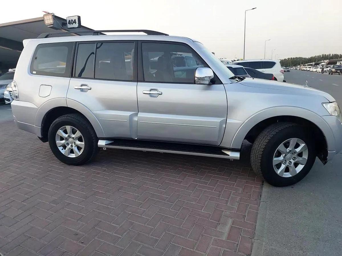 Mitsubishi Pajero GLS 2013 - GCC Specs - Well Maintained-6-6