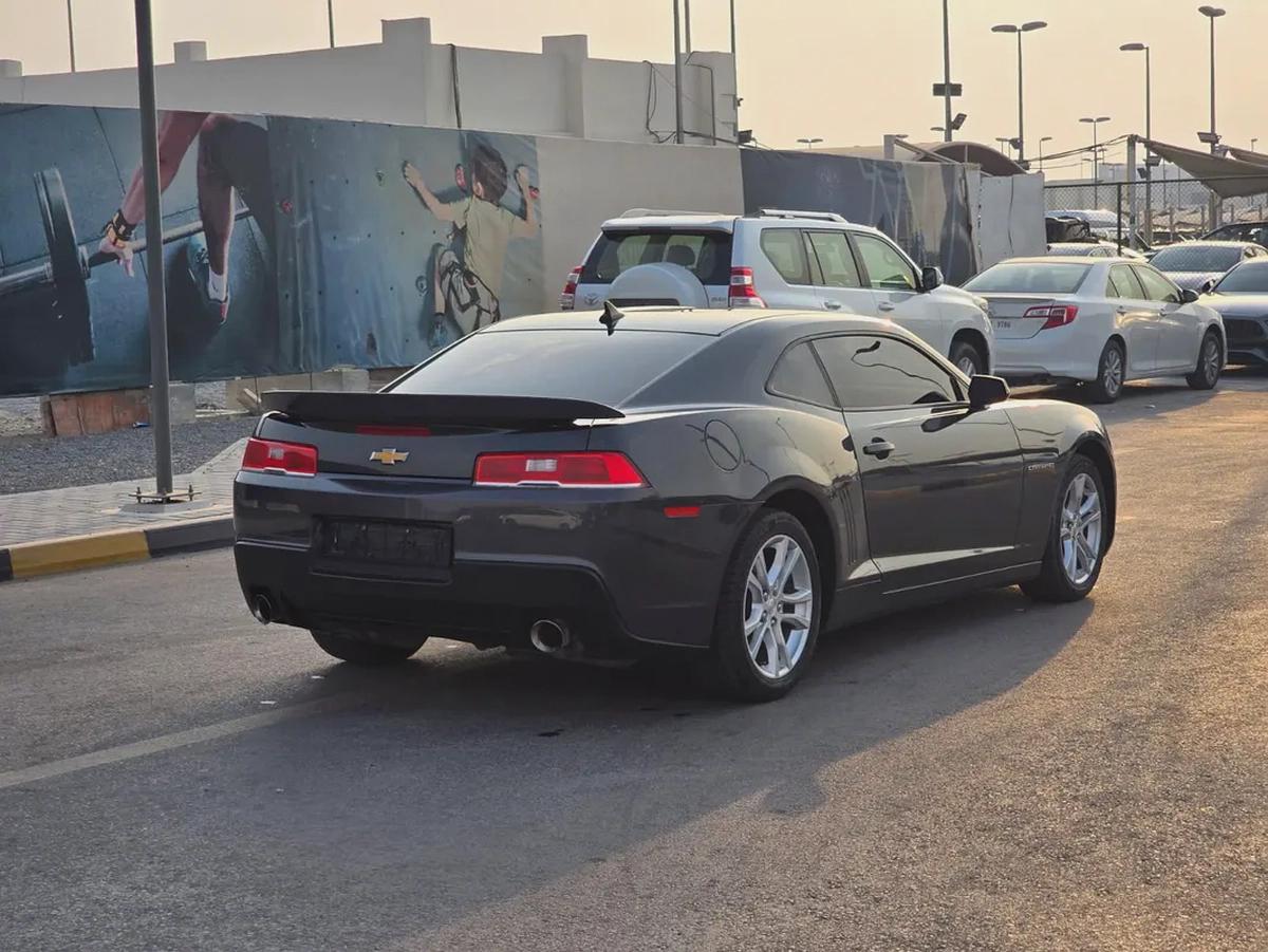 شيفرولية كامارو 2015 مواصفات امريكية 6 سلندر بحالة جيدة-6-6