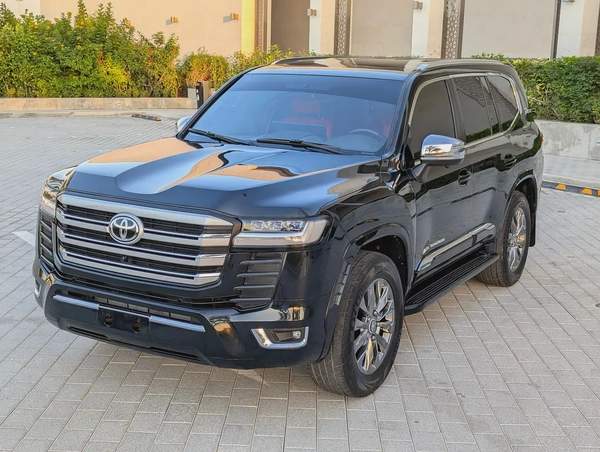 Toyota Land Cruiser GXR 2015 Facelifted 2026 With Interior and Exterior - GCC Specs -