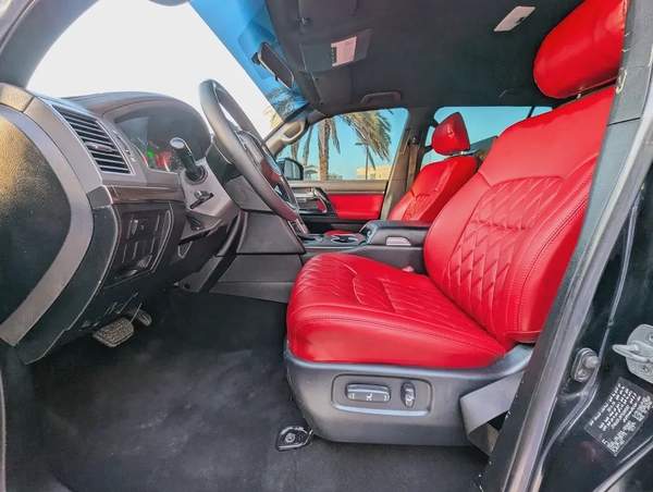 Toyota Land Cruiser GXR 2015 Facelifted 2026 With Interior and Exterior - GCC Specs -