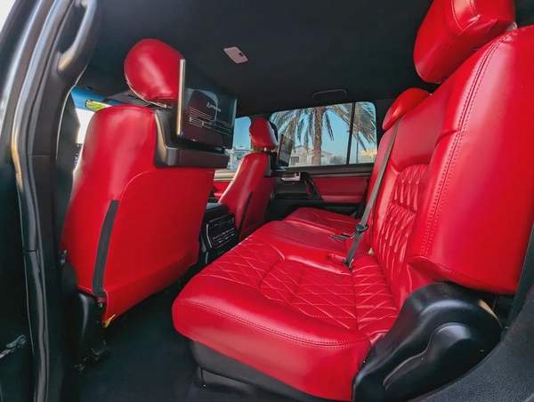 Toyota Land Cruiser GXR 2015 Facelifted 2026 With Interior and Exterior - GCC Specs -