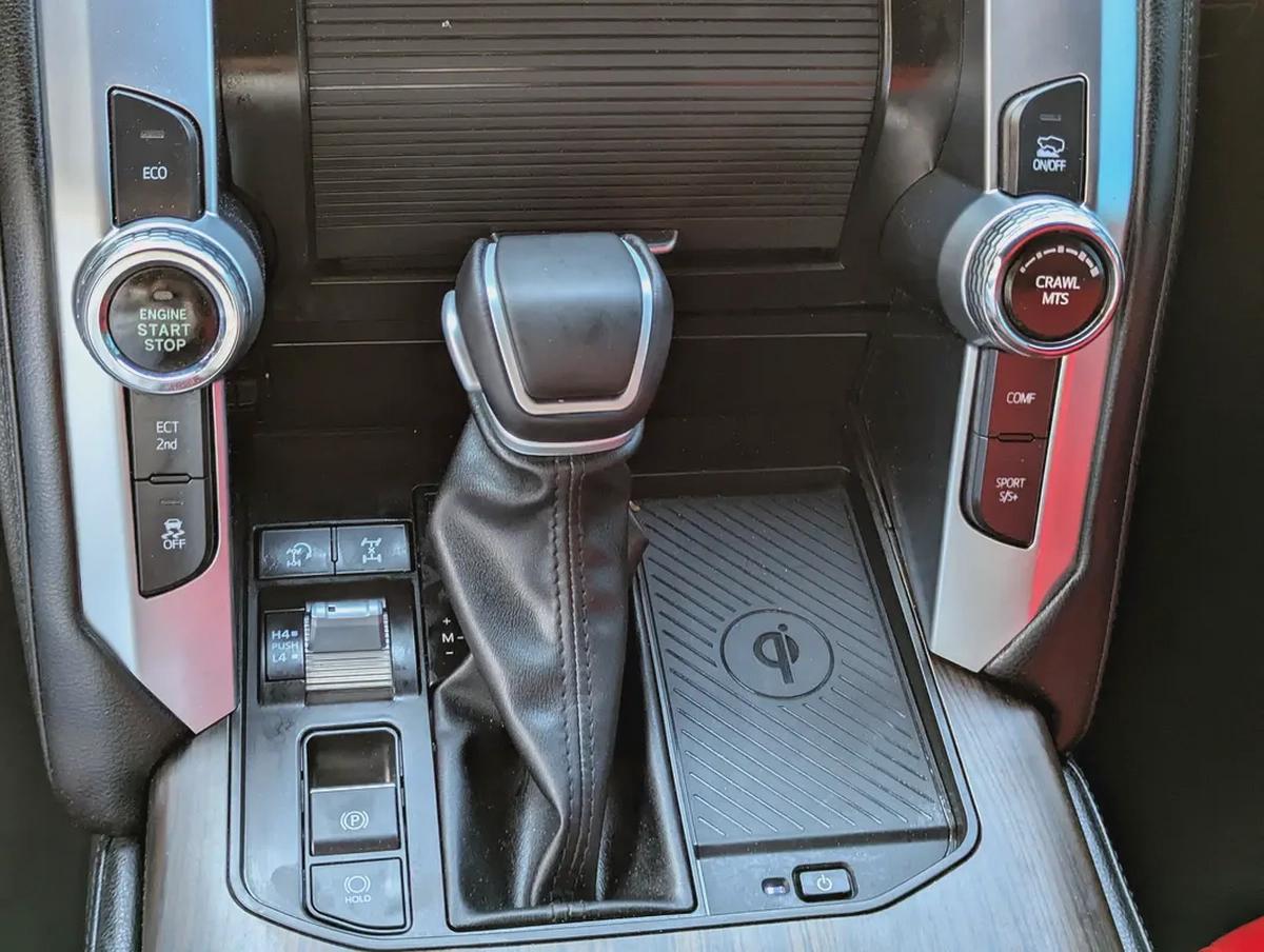 Toyota Land Cruiser GXR 2015 Facelifted 2026 With Interior and Exterior - GCC Specs --8-8