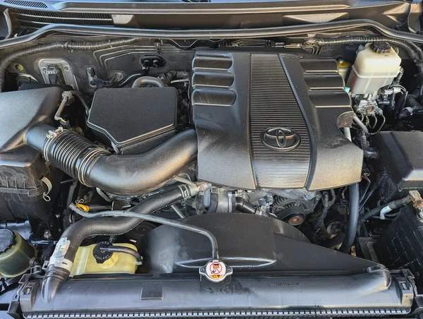 Toyota Land Cruiser GXR 2015 Facelifted 2026 With Interior and Exterior - GCC Specs -